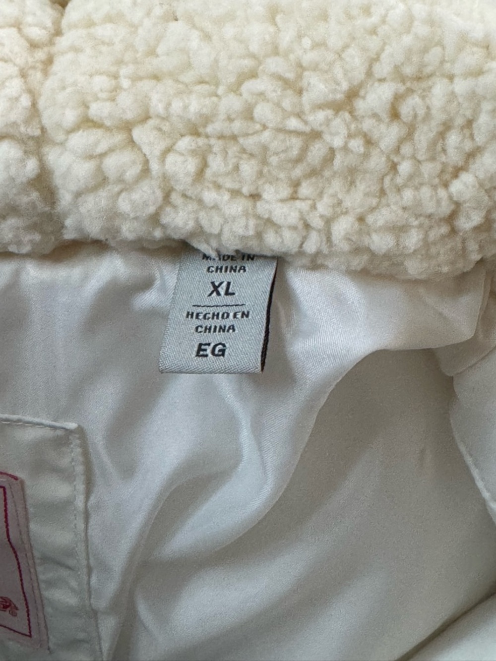 NWOT Levi's Quilted Sherpa-Lined Hooded Puffer - Picture 5 of 12